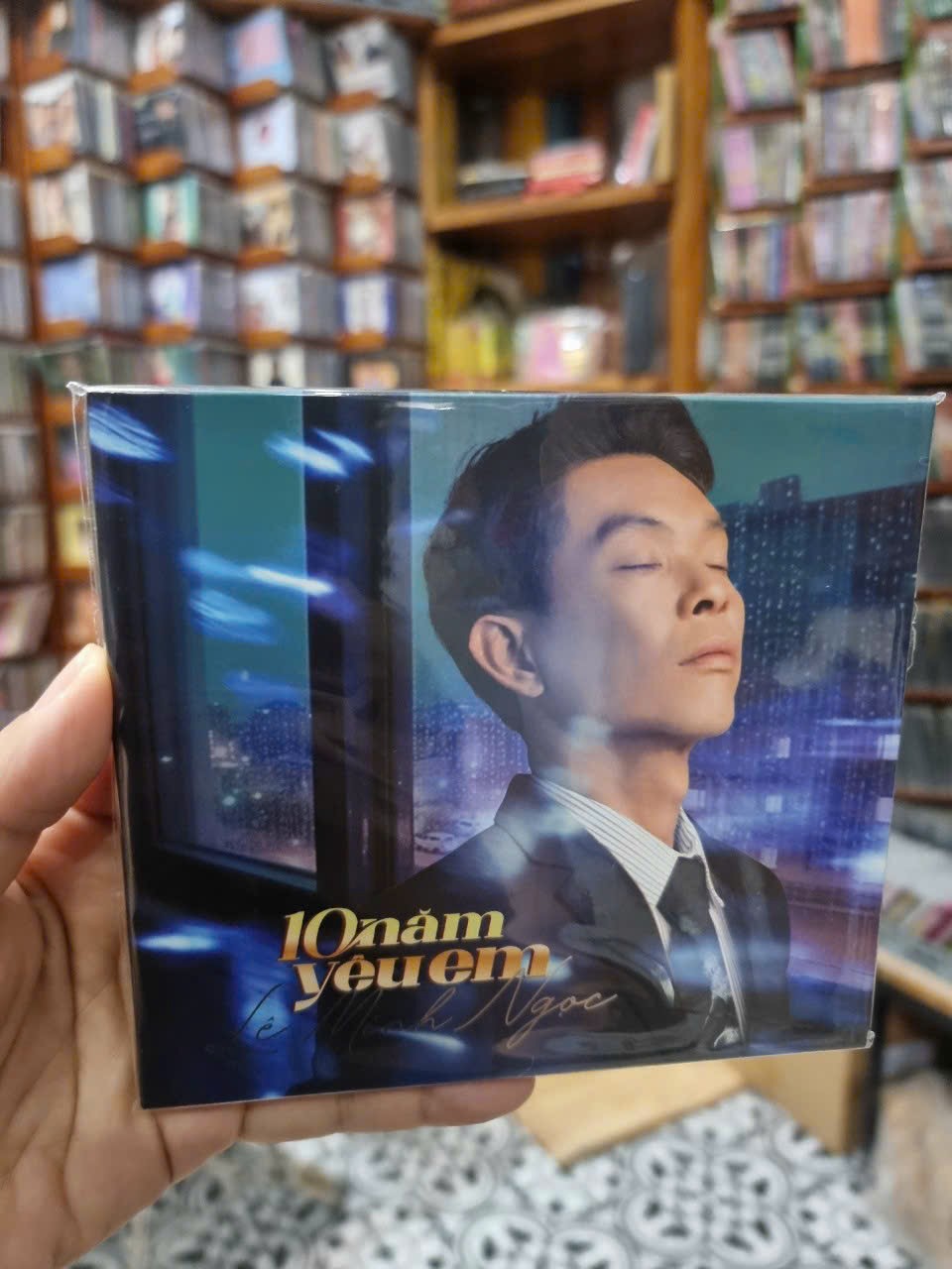 ALBUM 10 NĂM YÊU EM - LÊ MINH NGỌC 1 ALBUM 10 NĂM YÊU EM - LÊ MINH NGỌC