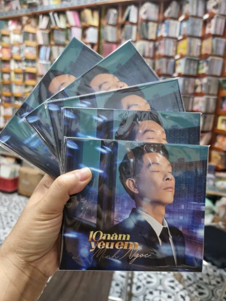 ALBUM 10 NĂM YÊU EM - LÊ MINH NGỌC 3 ALBUM 10 NĂM YÊU EM - LÊ MINH NGỌC - Hình ảnh 3