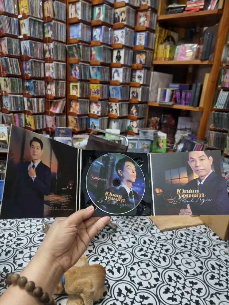 ALBUM 10 NĂM YÊU EM - LÊ MINH NGỌC 4 ALBUM 10 NĂM YÊU EM - LÊ MINH NGỌC - Hình ảnh 4